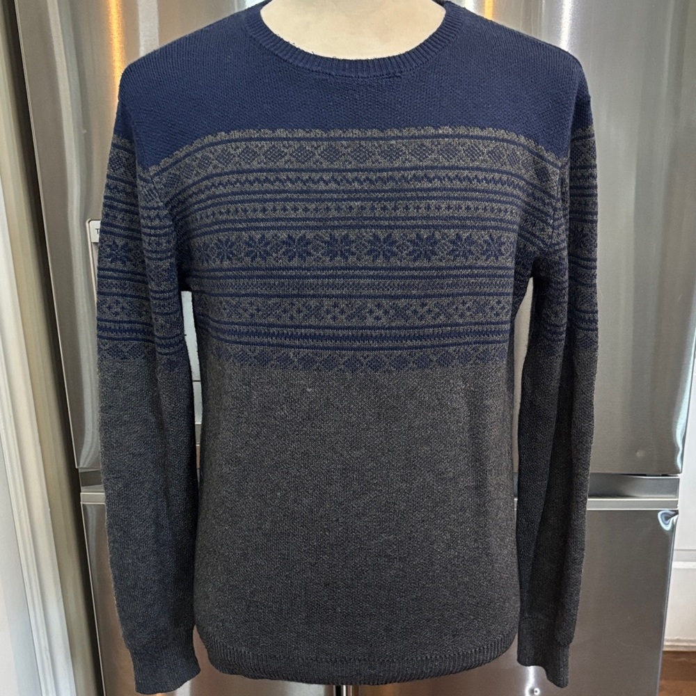 Men's Blue and Gray Sweater